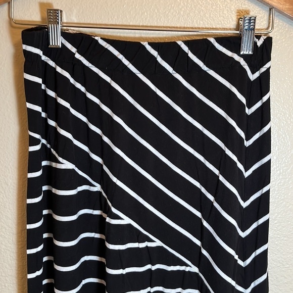 ANN Taylor Loft Maxi Striped Skirt - Picture 2 of 7